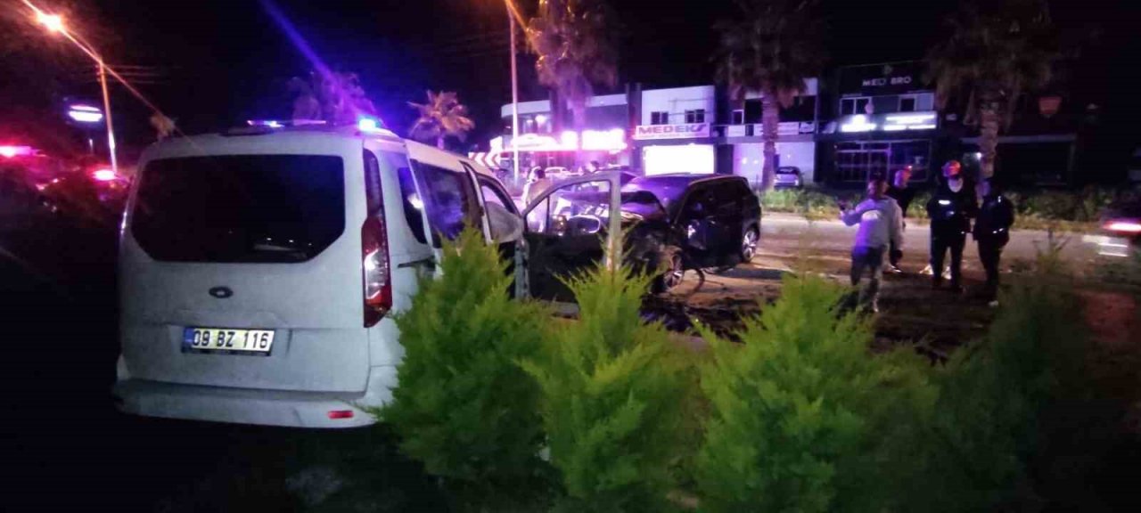 Kuşadası’nda trafik kazası: 3 yaralı