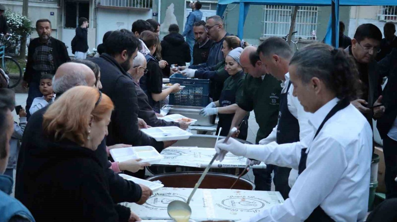 Nazilli Belediyesi’nden Aydoğdu Mahallesi’nde 5 bin kişilik iftar