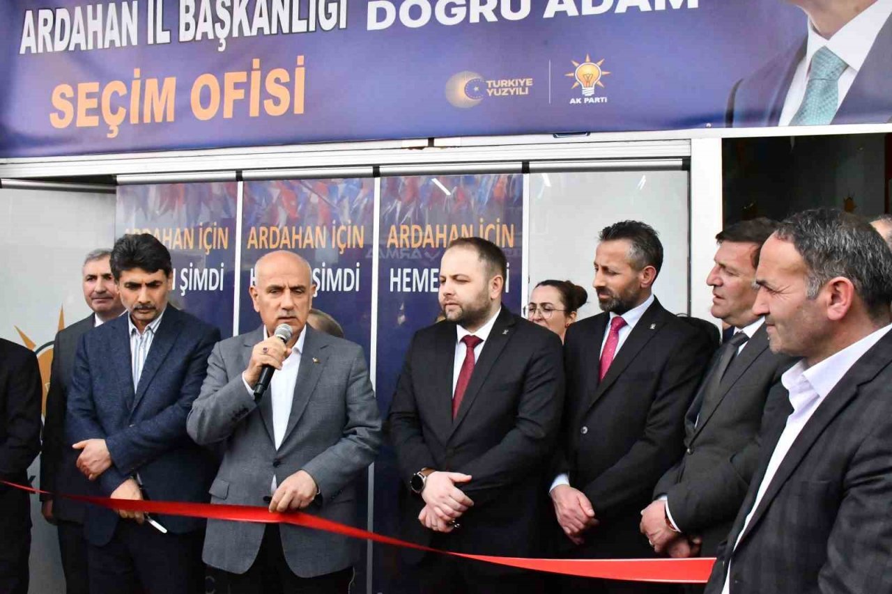 Bakan Kirişci: "Bunların hesabı farklı, bunlar dışarıdaki emperyal güçlerin içerideki uzantıları"