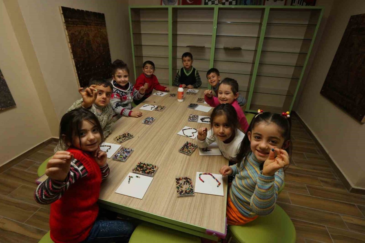 Büyükşehir’den ara tatilde çocuklara kitap sürprizi