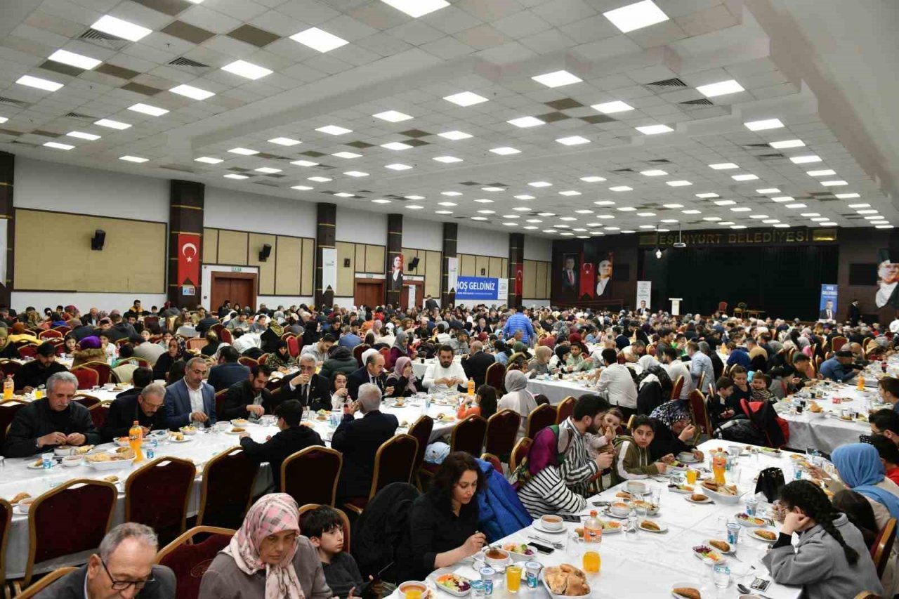 Başkan Bozkurt: "Bu ülke varlığını şehit ve gazilerinin vatanseverliklerine borçludur"