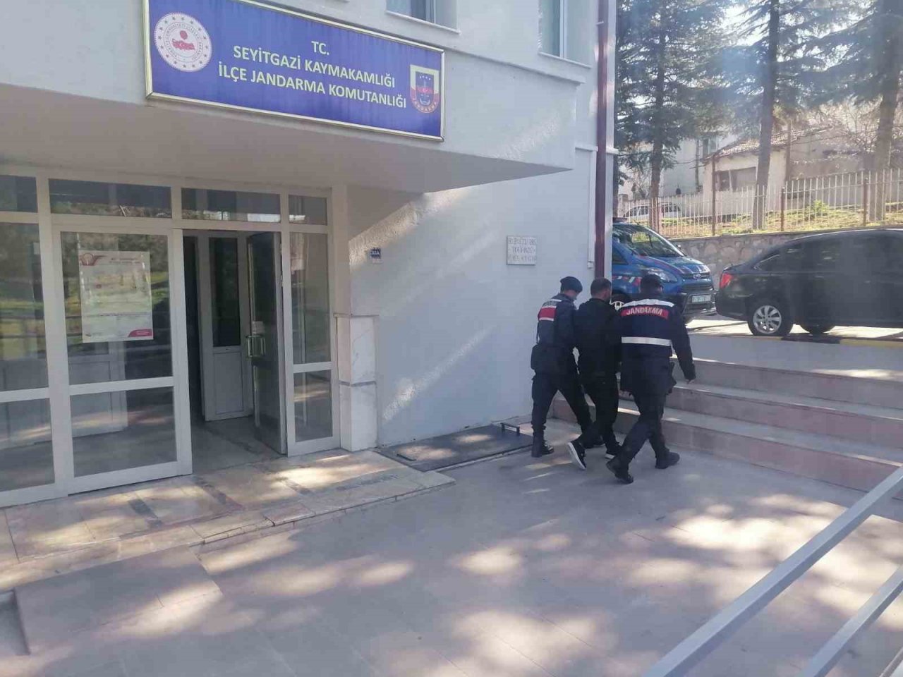Aranması olan 3 şüpheli jandarma ekiplerince yakalandı