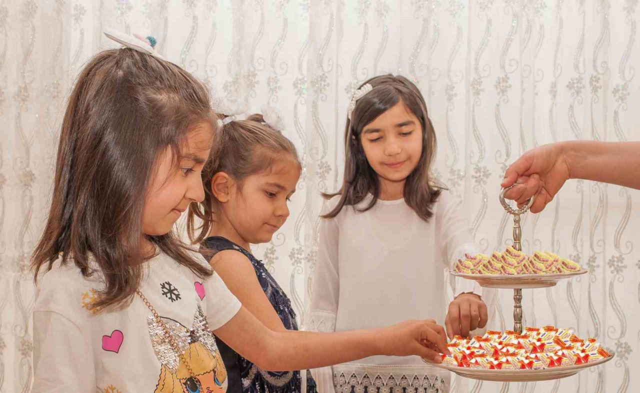 Tuğba, yeni nesillere geleneksel lezzetle buluşturuyor