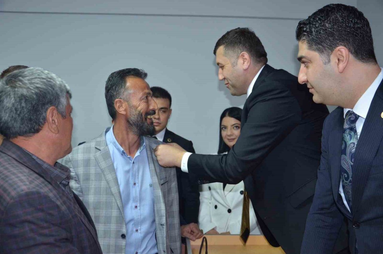İYİ Parti’den 200 kişi MHP’ye katıldı