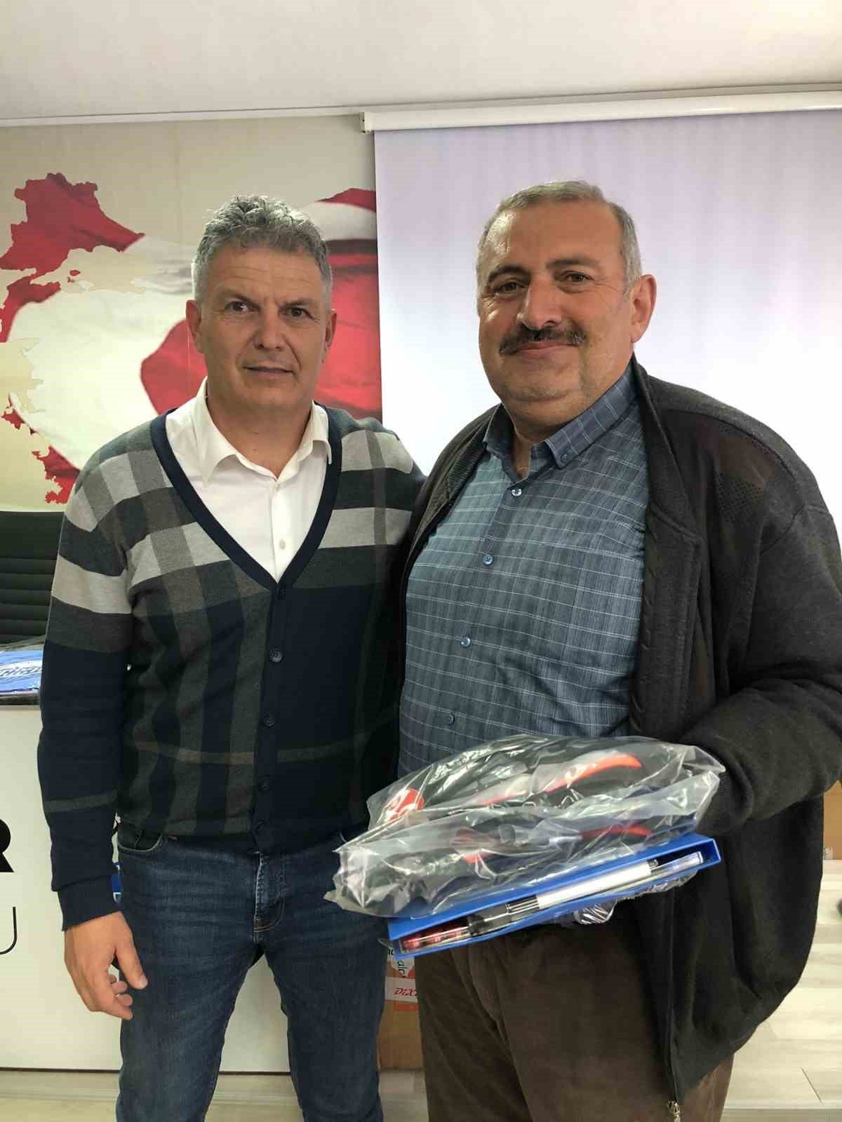 ASKF’den amatörlere malzeme yardımı