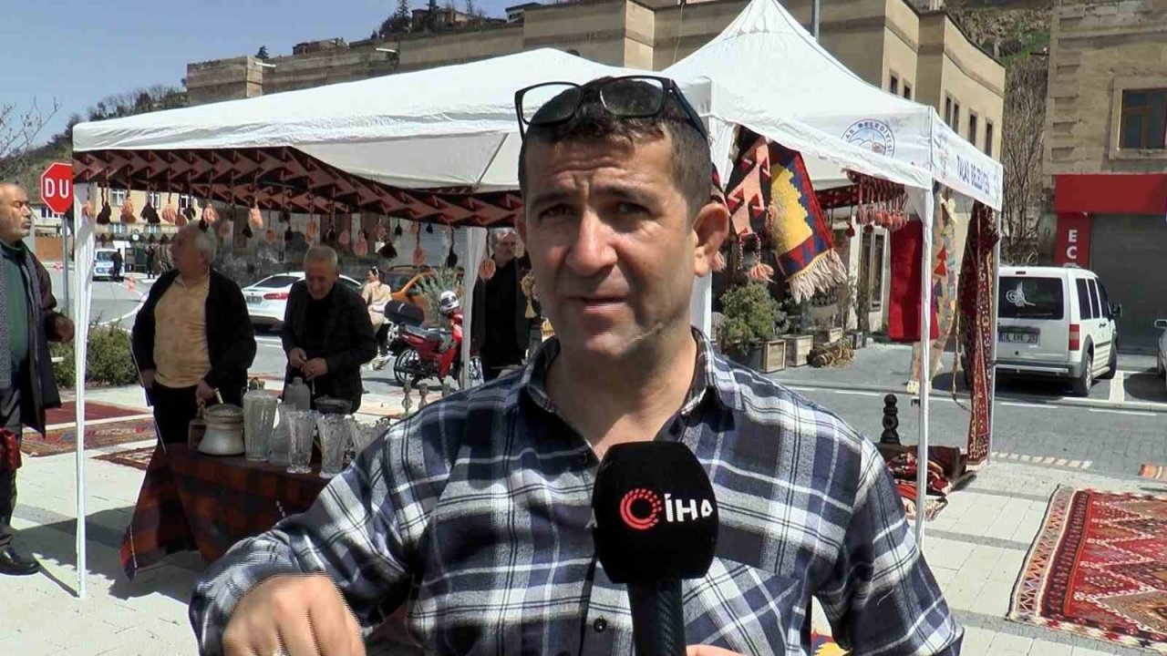 120 yıllık kilim zamana meydan okuyor