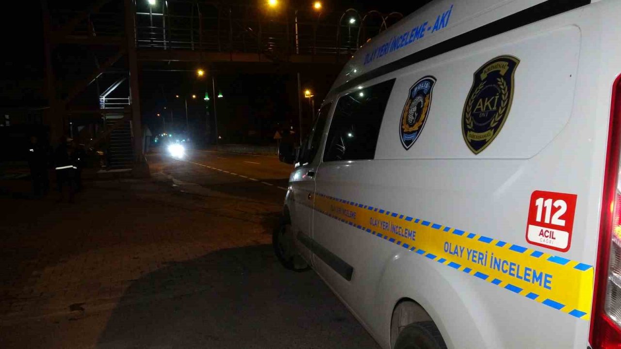 Otomobiline bindiği esnada bacağına kurşun isabet etti