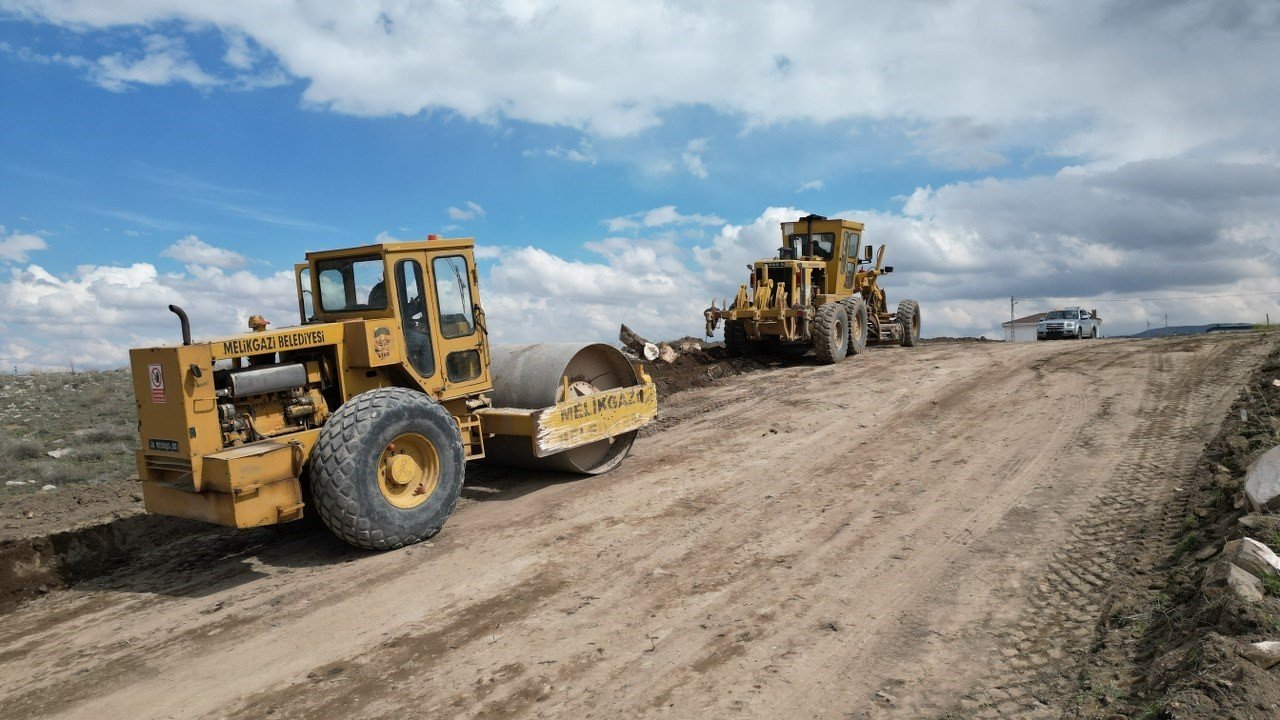 Gesi Mahallesinde Yeni Yol Çalışması Yapılıyor