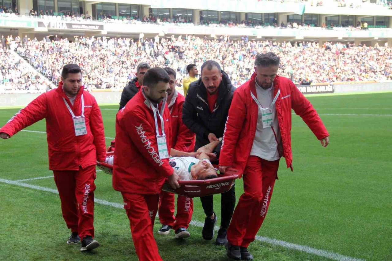 Spor Toto Süper Lig: B. Giresunspor: 1 - D.G. Sivasspor: 0 (İlk yarı)