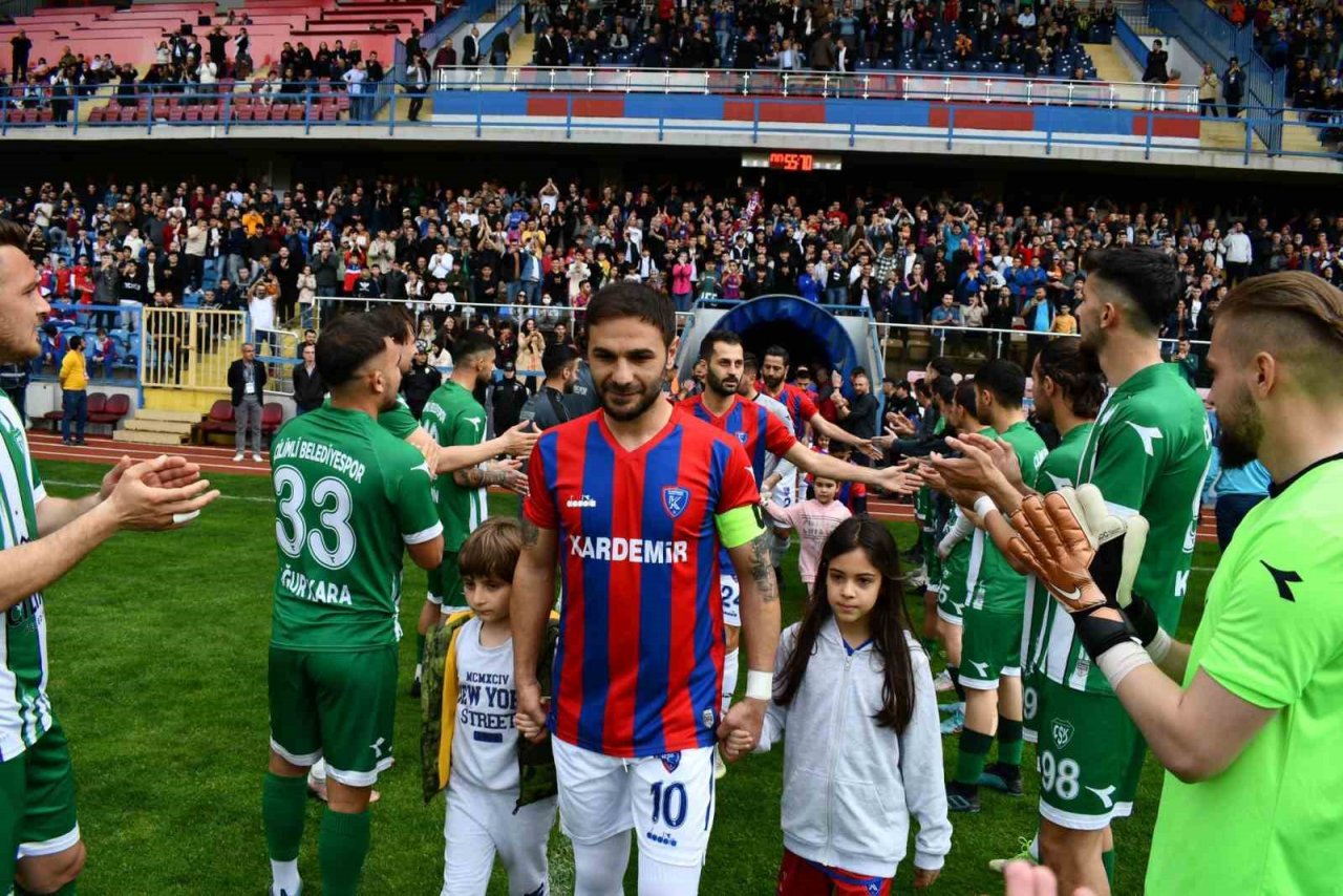 Karabük İdman Yurdu ligi galibiyetle şampiyon olarak bitirdi