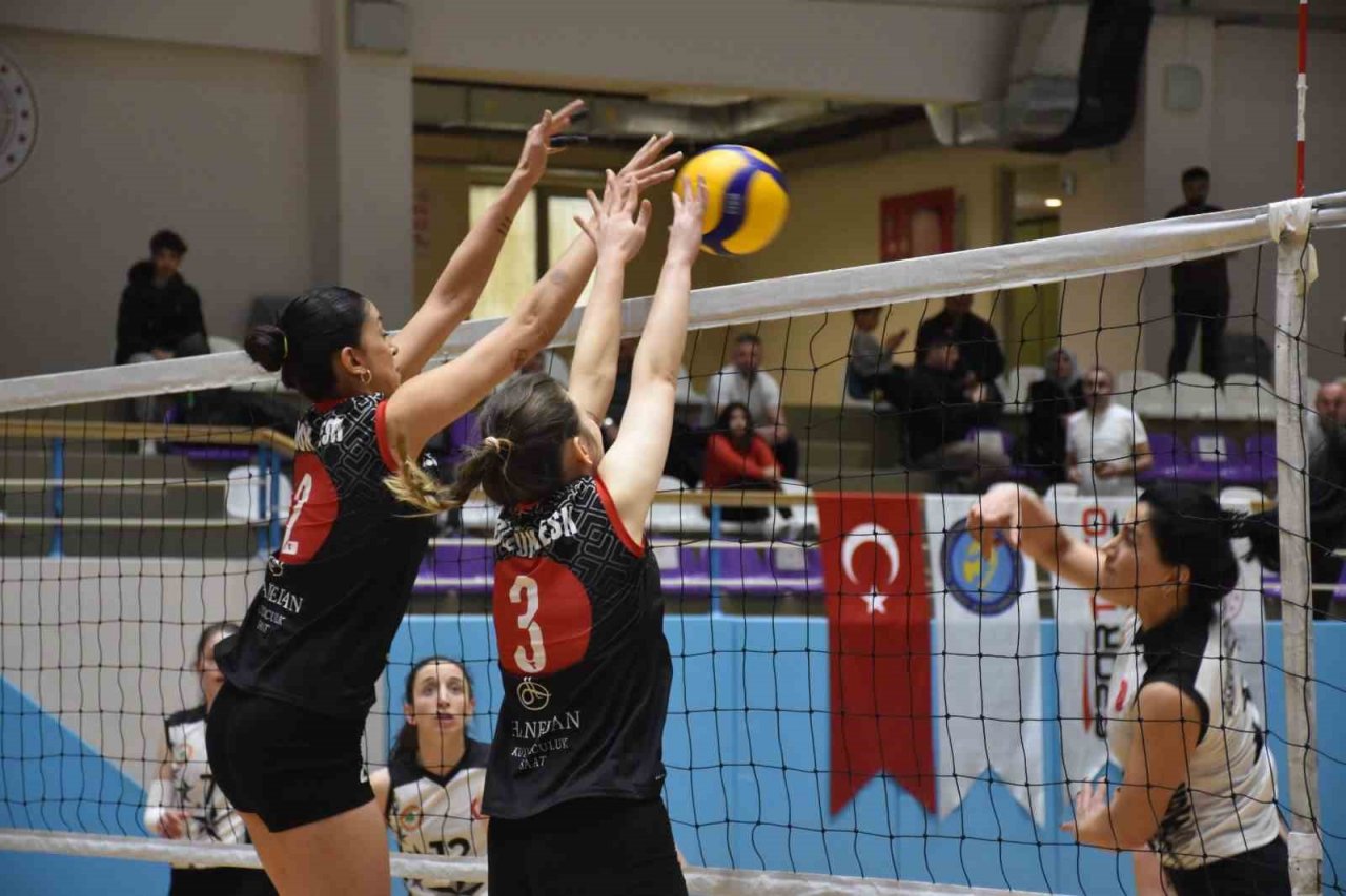 Türkiye İşitme Engelliler Voleybol Türkiye Şampiyonası final maçları ile sona erdi