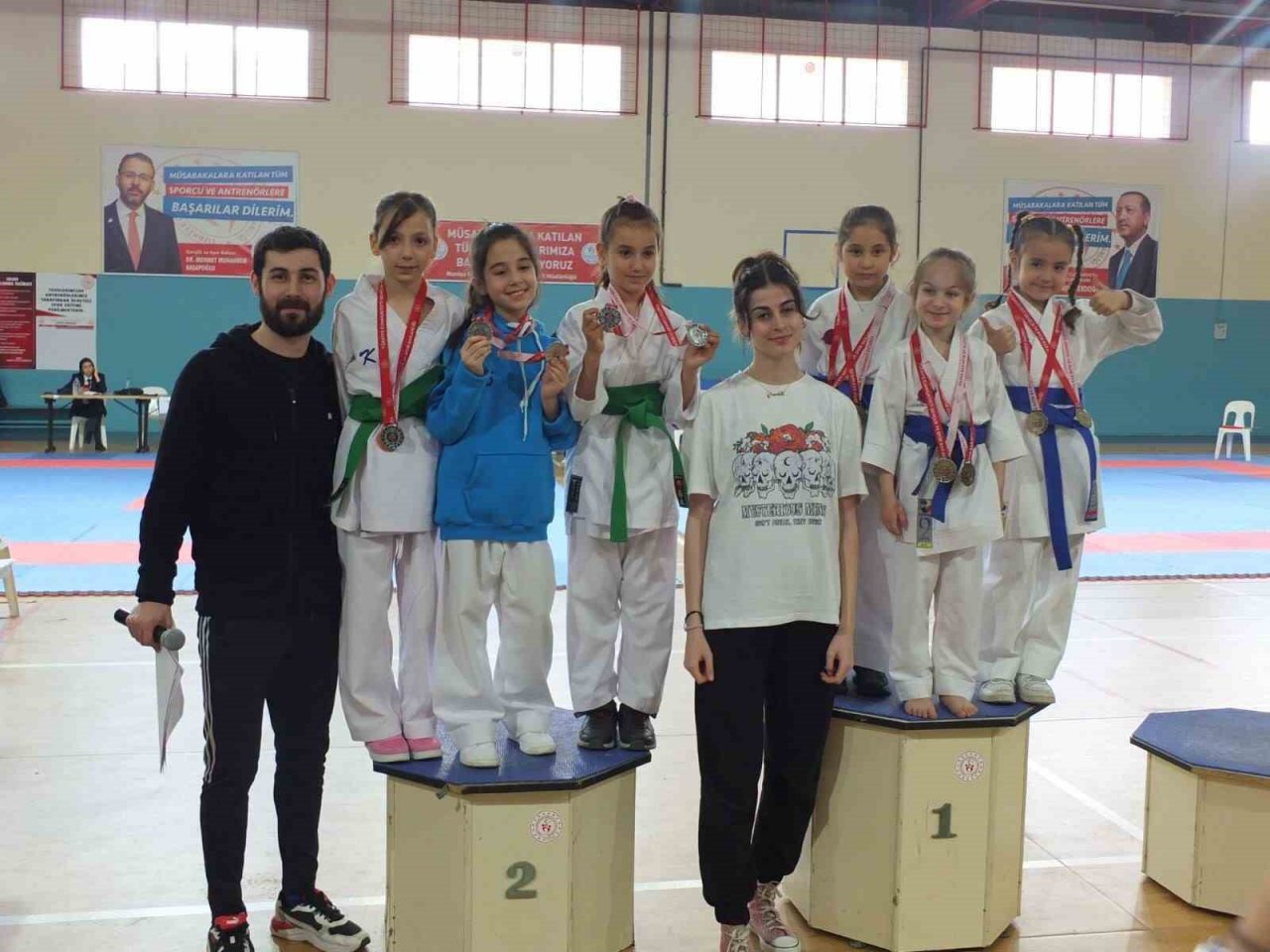 Manisa BBSK’lı karatecilerden 65 madalya