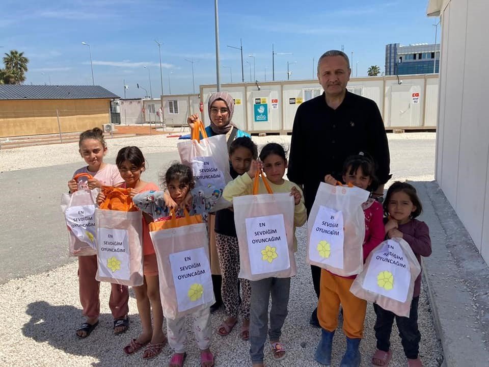 Afyonkarahisar’da miniklerden anlamlı bağış