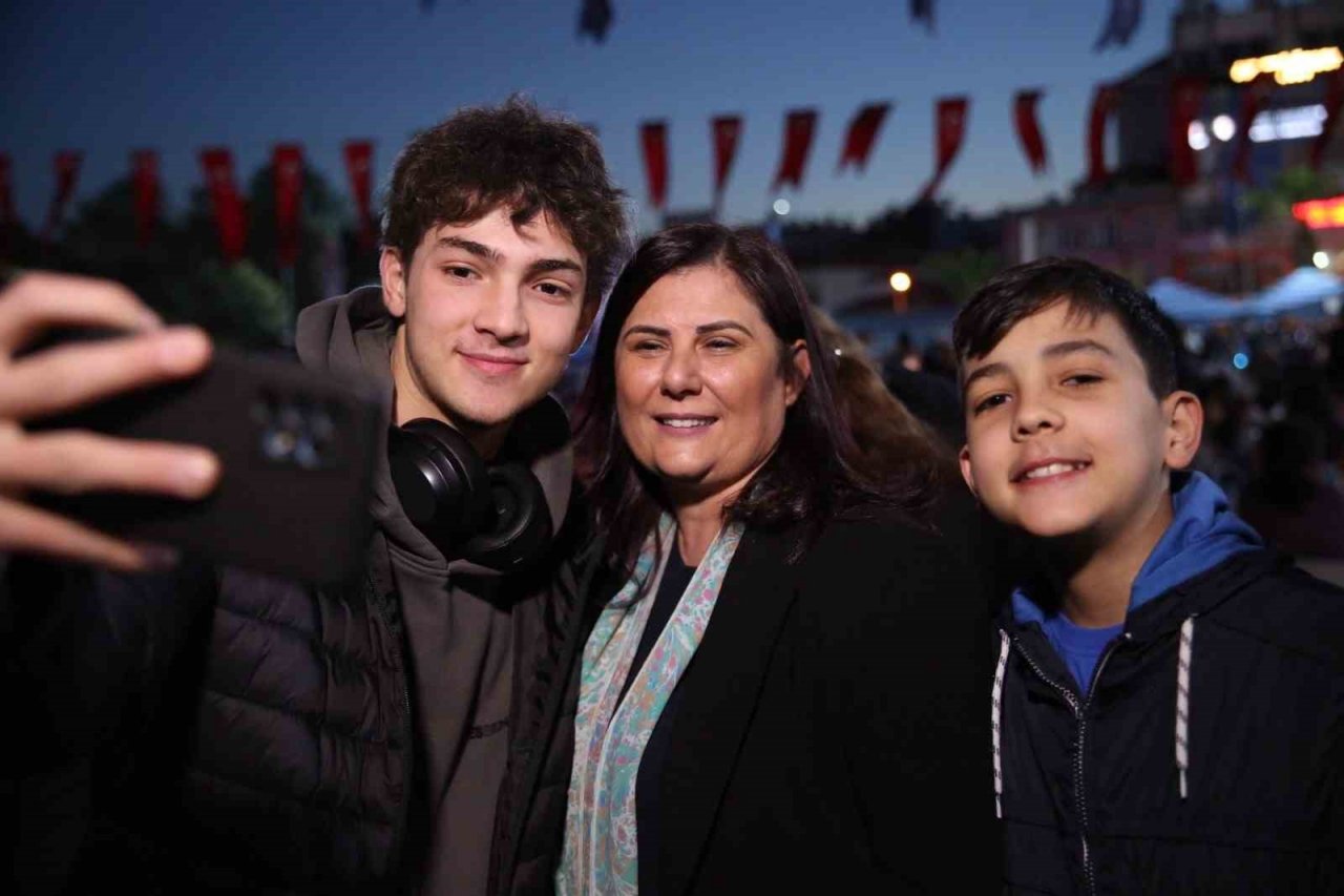 Binlerce Aydınlı, Büyükşehir’in iftar sofrasında buluştu