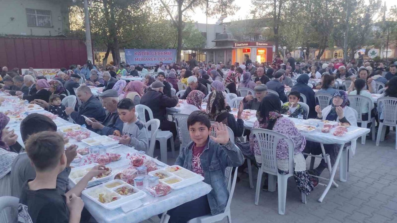 Binlerce Aydınlı, Büyükşehir’in iftar sofrasında buluştu