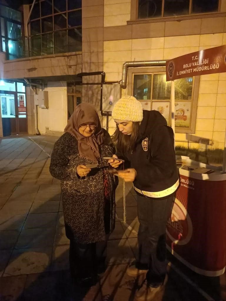 Kadınlara KADES anlatıldı