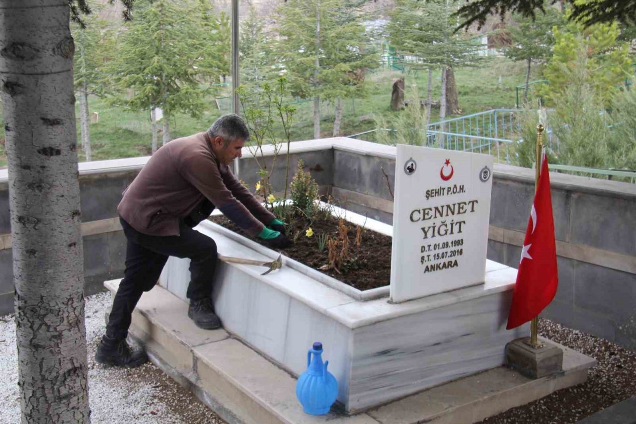 Bünyan mezarlıklarında bayram temizliği başladı