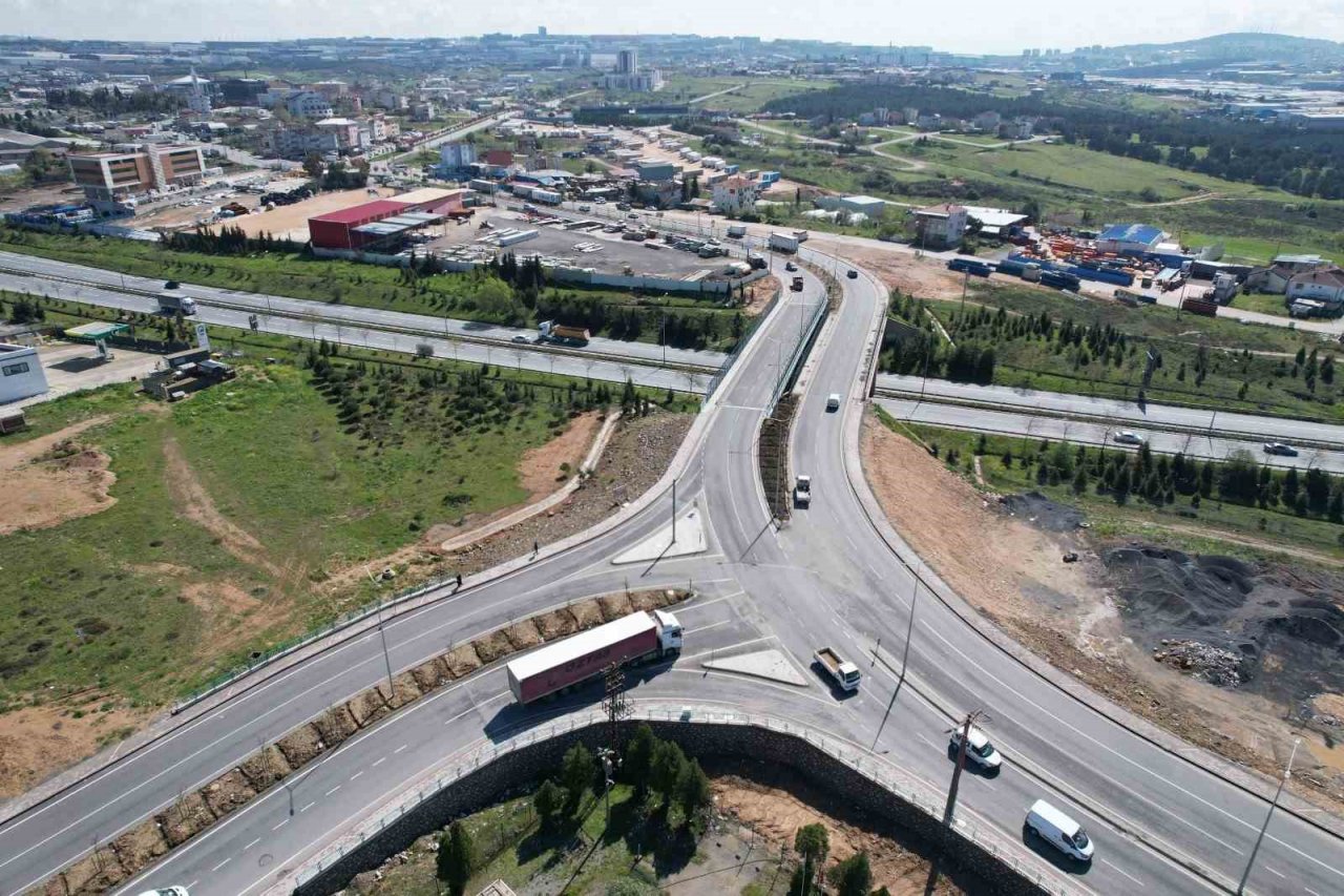 Çayırova Turgut Özal Köprüsü’nde trafik sorunu çözüldü