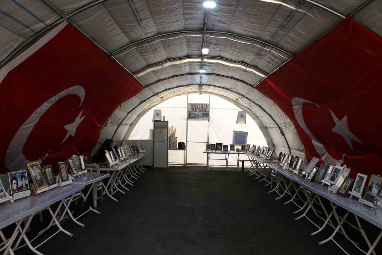 Evlat nöbetindeki anne Hatice Levent: "Bayram bizim neyimize"