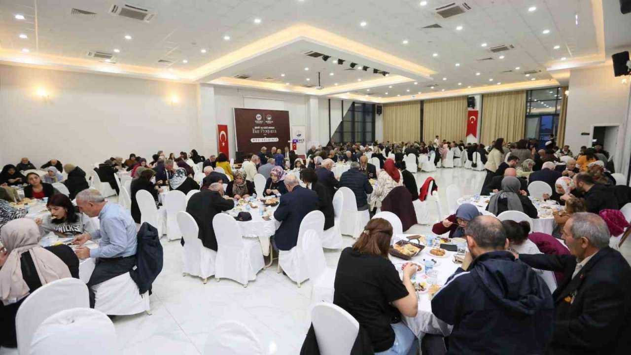 Derince’de gönül sofraları kuruluyor