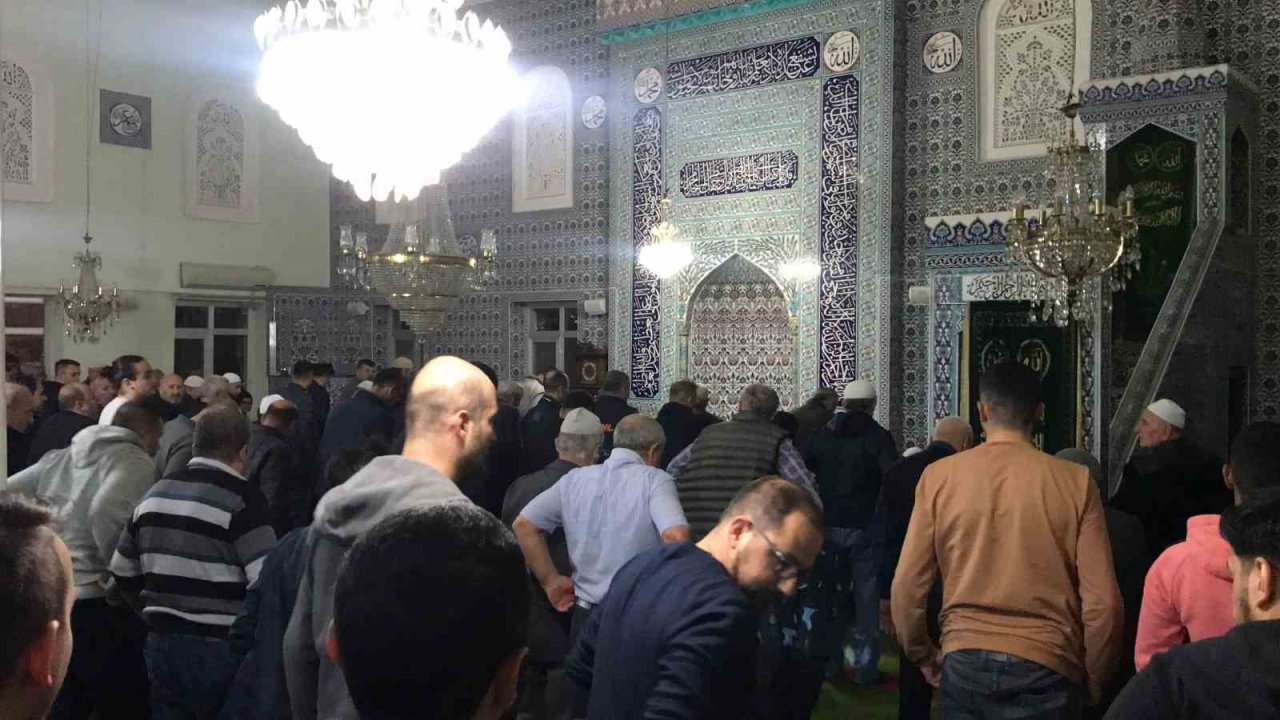 Edirne’de camiler doldu taştı