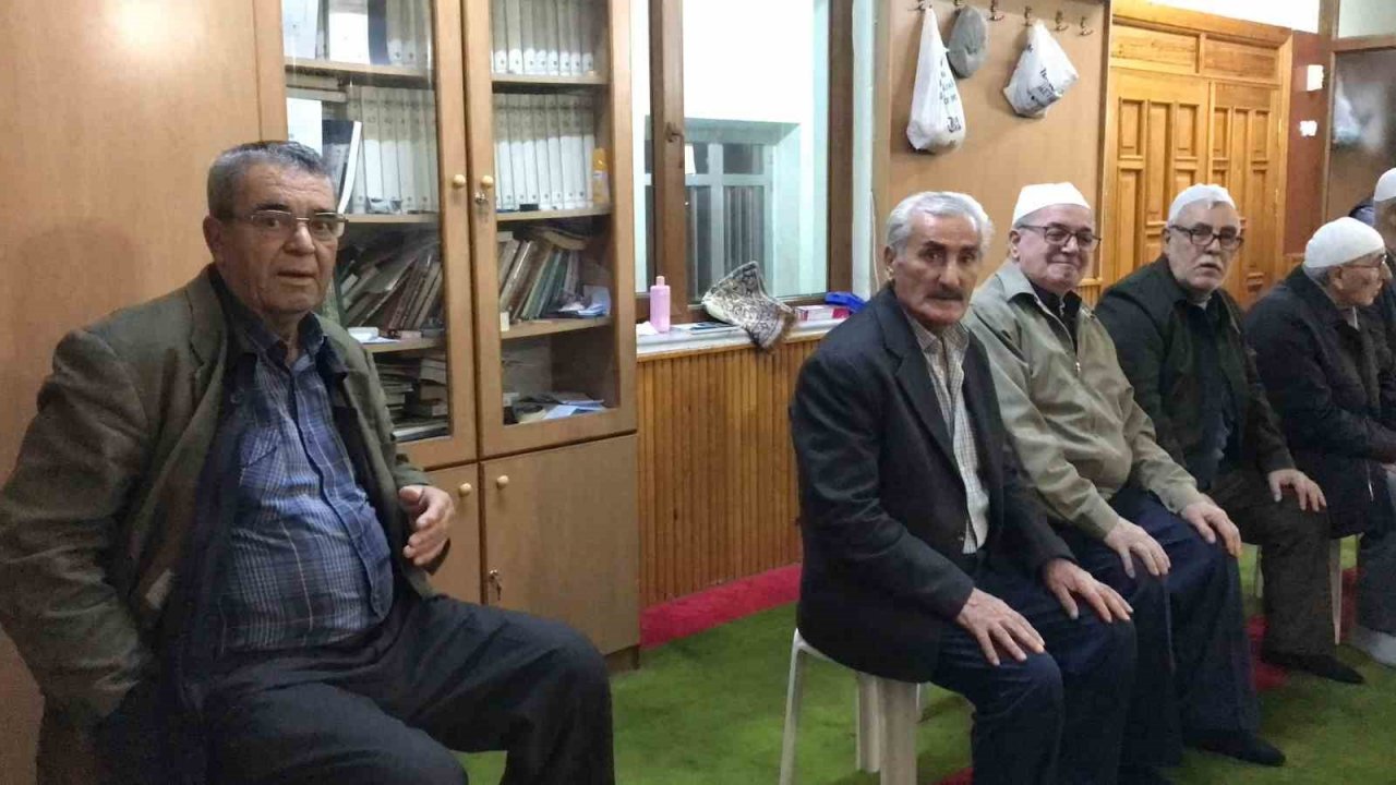 Edirne’de camiler doldu taştı