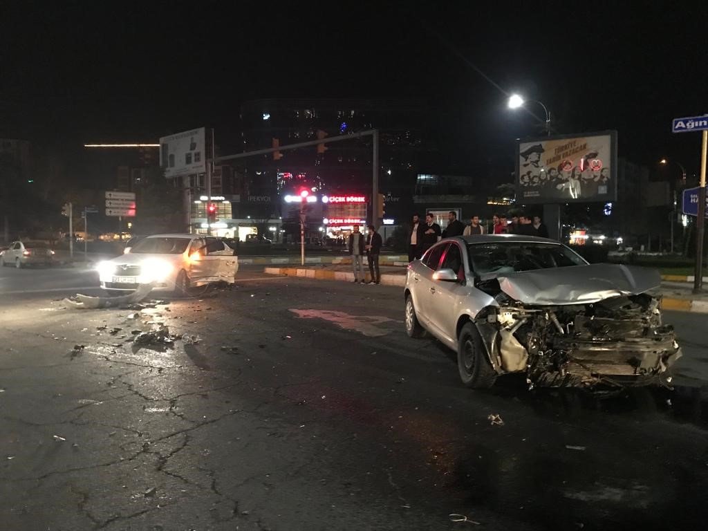 Elazığ’da trafik kazası: 2 yaralı