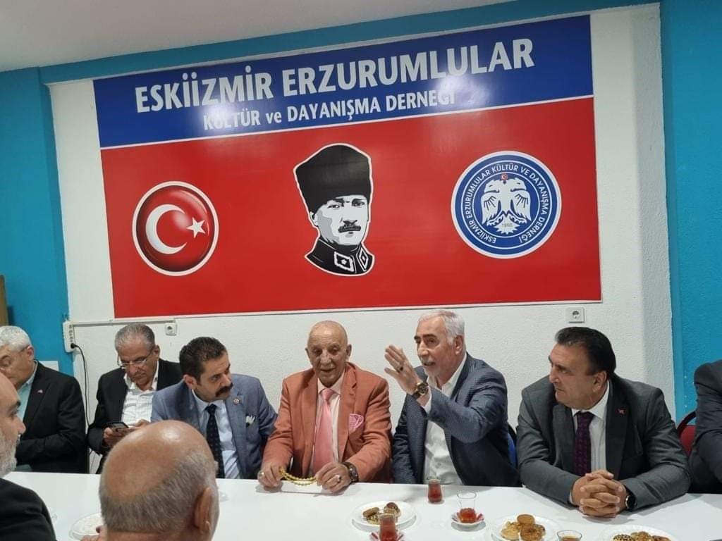 Eski İzmir Erzurumlular Derneğinden 500 kişilik iftar sofrası