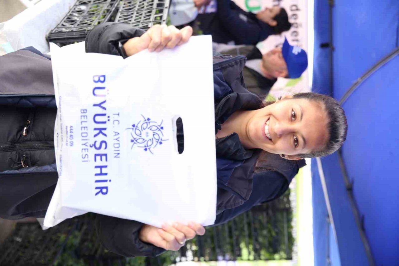 Başkan Çerçioğlu, Sultanhisar ve Atça’da yerel fide dağıttı