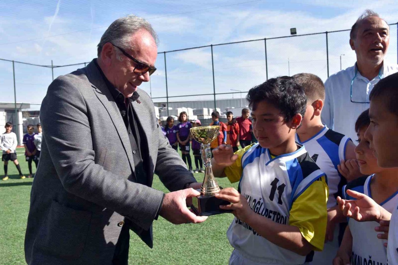 Germencik’te ’23 Nisan Futbol Turnuvası’nda kupalar sahiplerini buldu