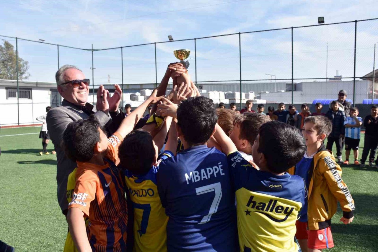 Germencik’te ’23 Nisan Futbol Turnuvası’nda kupalar sahiplerini buldu