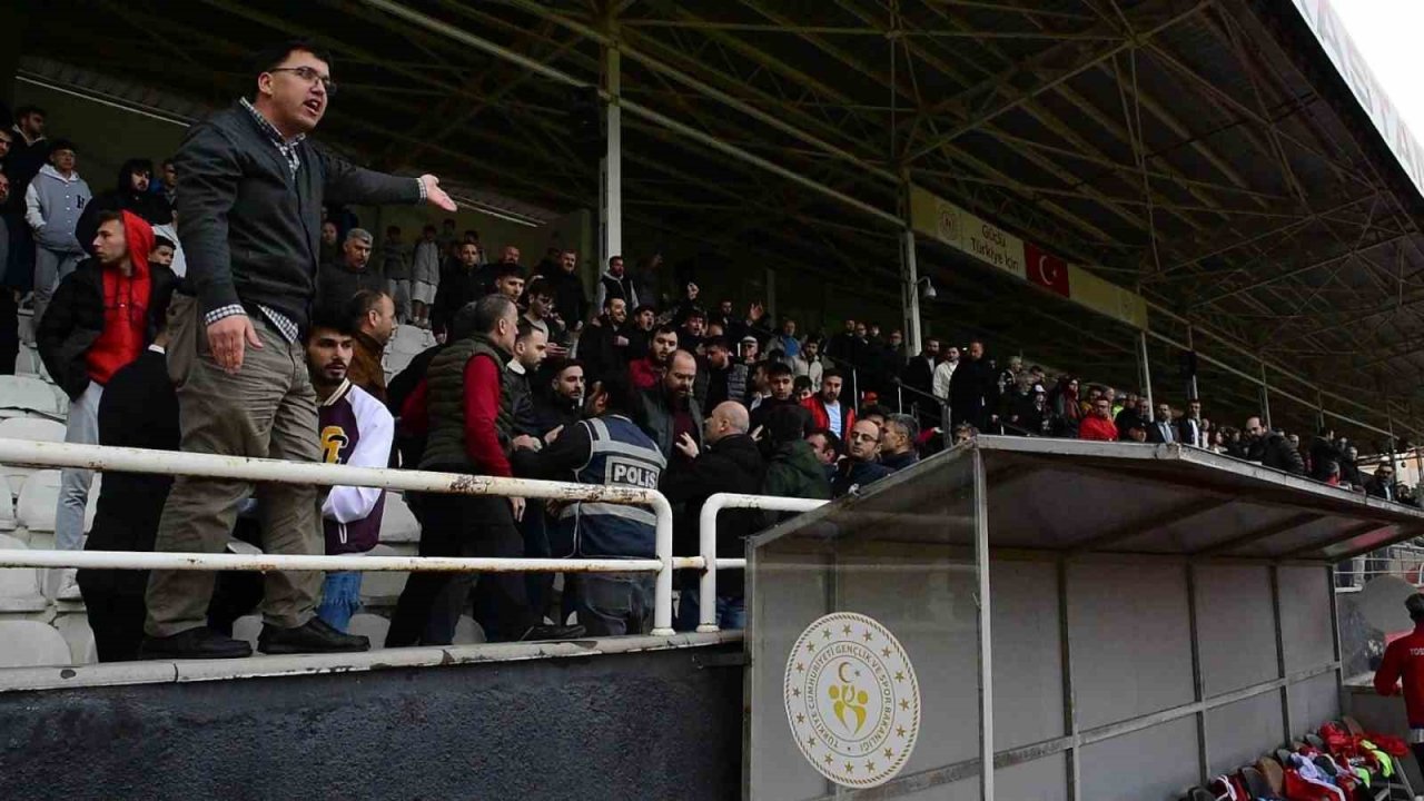 Amatör maçtaki kavga kamerada