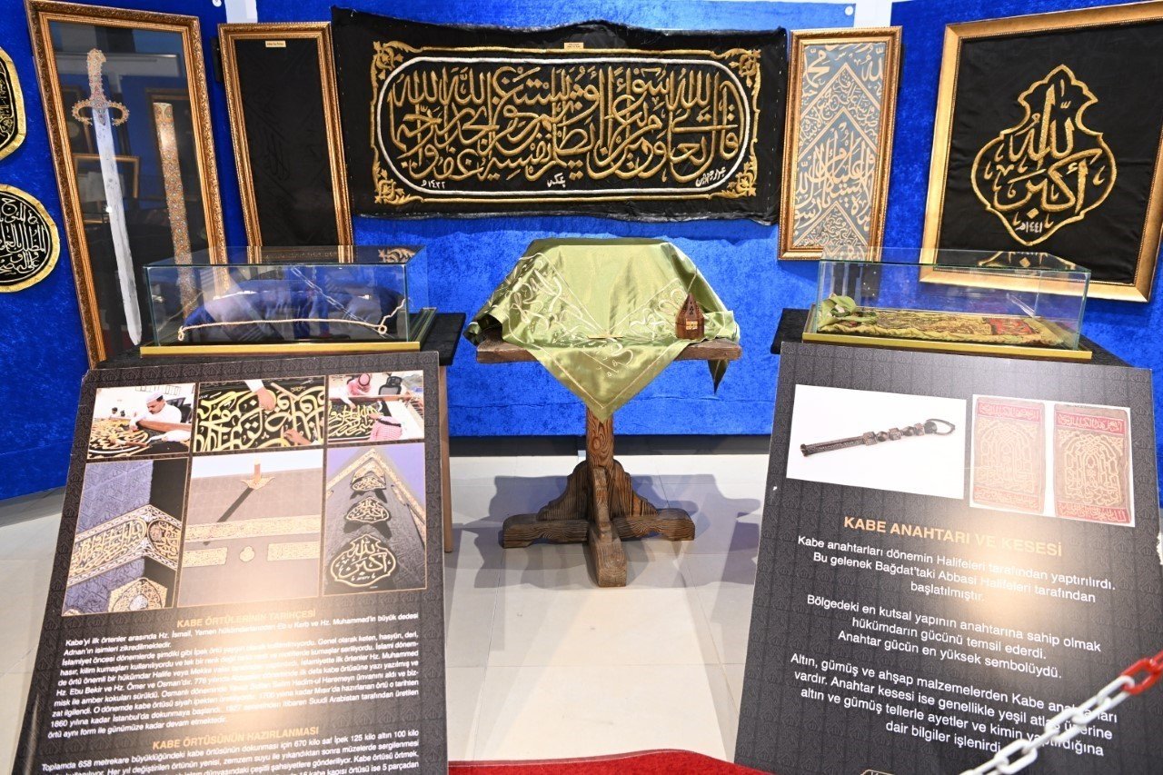 Kartepe’de kutsal emanetler sergisi ilgi görüyor