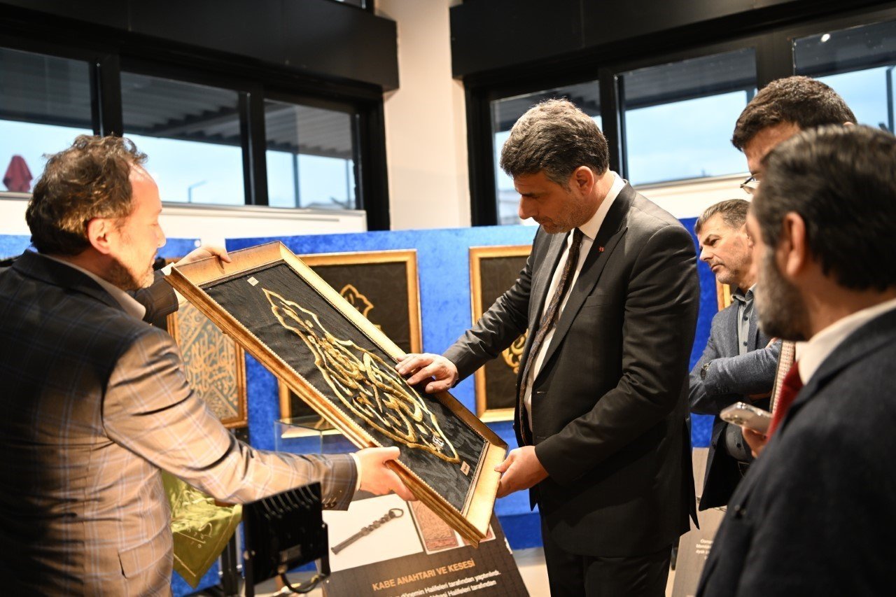 Kartepe’de kutsal emanetler sergisi ilgi görüyor