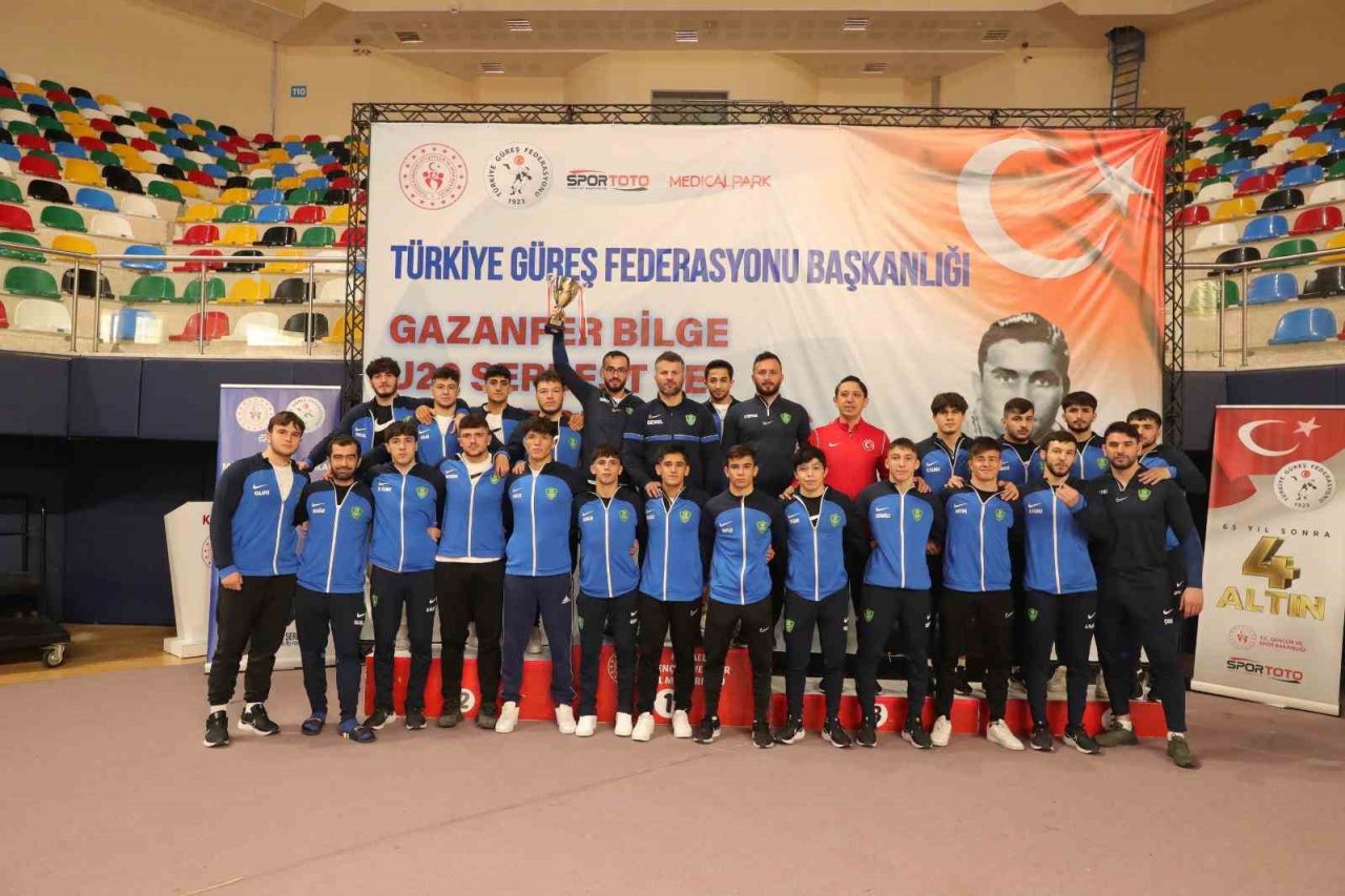 Kayserili güreşçiler madalyalara ambargo koydu