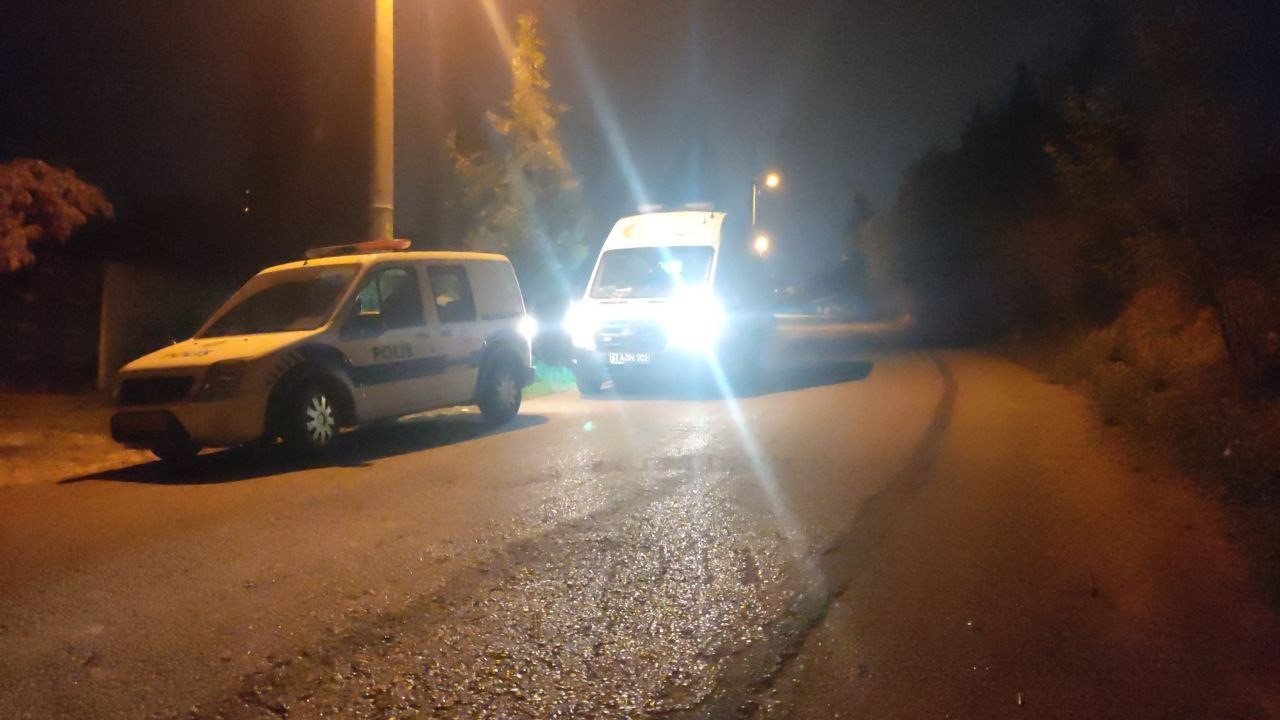 Bunalımda olduğu iddia edilen kişi telefonları açmayınca ekipler kapıyı kırarak içeri girdi