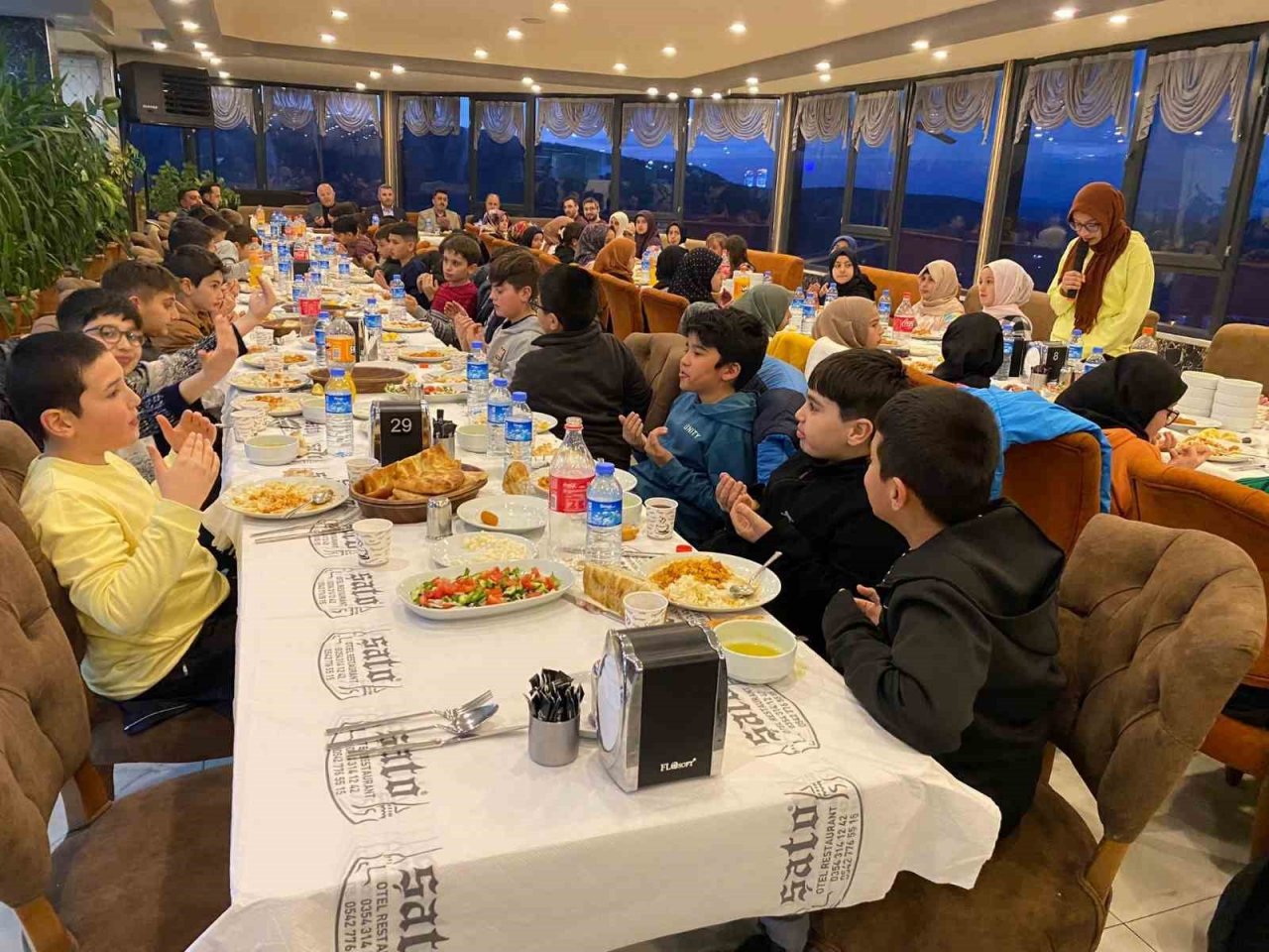 Kur’an-ı Kerim okumayı öğrenen öğrencilere iftar programı düzenlendi