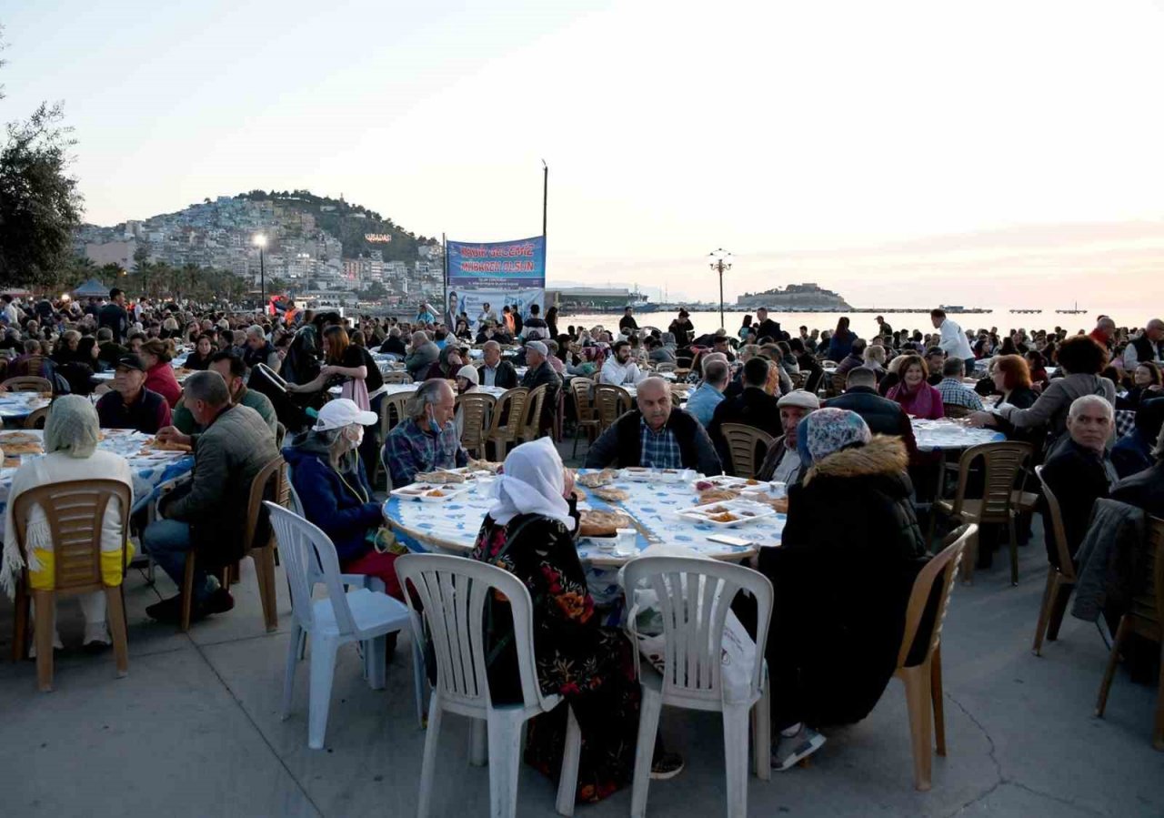 Kuşadası’nda Kadir Gecesi’ne özel 2 bin kişilik iftar programı