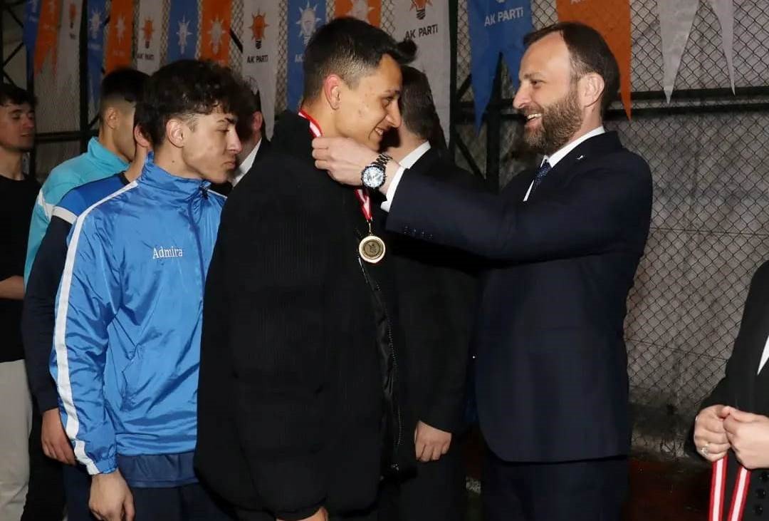 Kütahya AK Gençlikten liseler arası futbol turnuvası