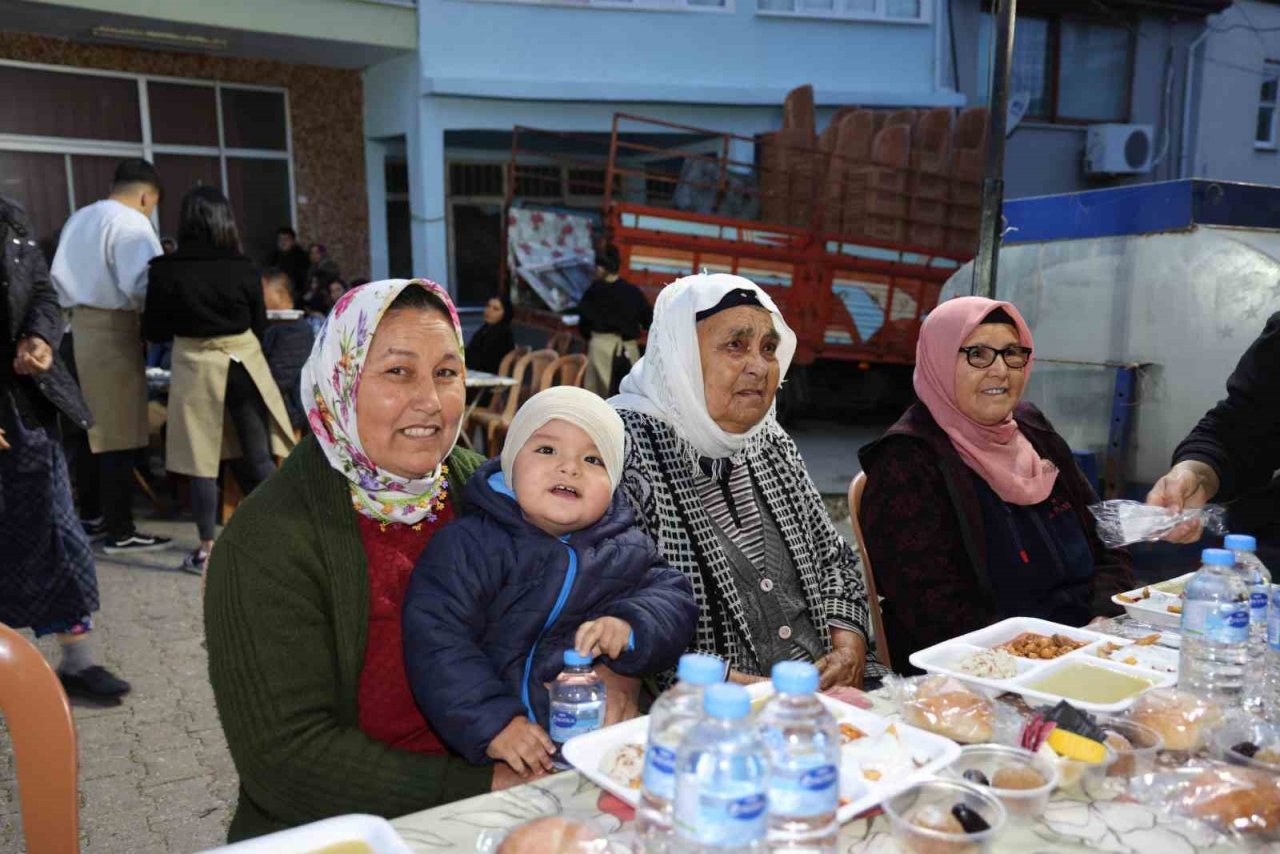 Marmaris’te mahalle iftarları Taşlıca’da sonlandı