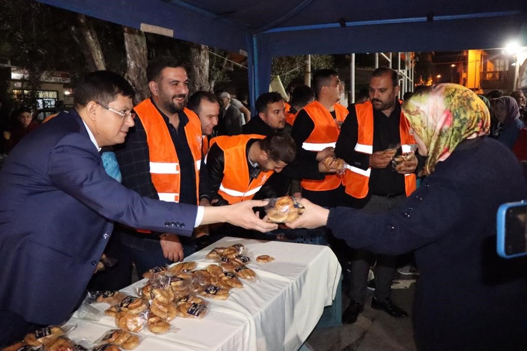 Nazilli Belediyesi 50 ayrı camide kandil simidi dağıttı