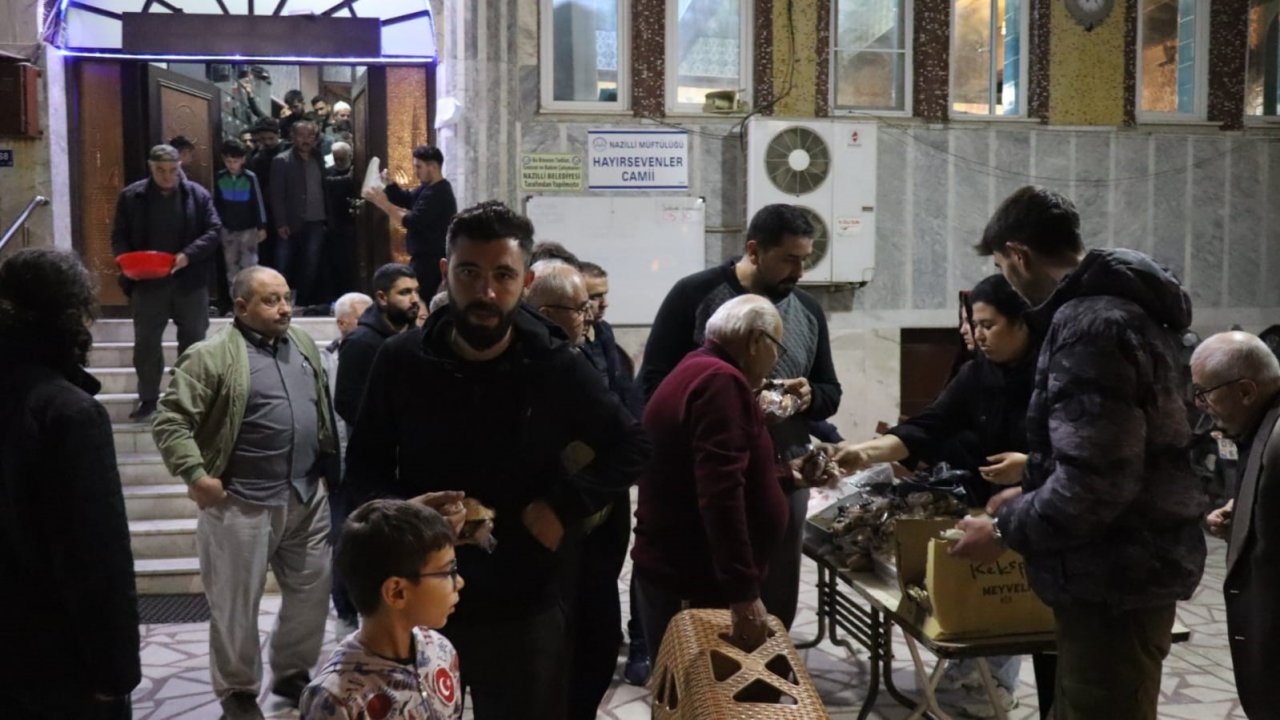 Nazilli Belediyesi 50 ayrı camide kandil simidi dağıttı