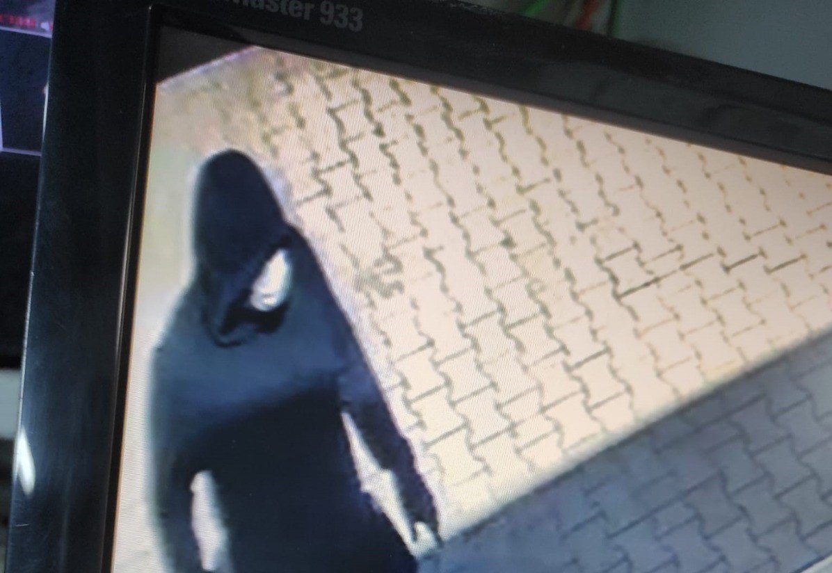 Oto bakım servisine bakım için teslim edilen aracı çaldılar