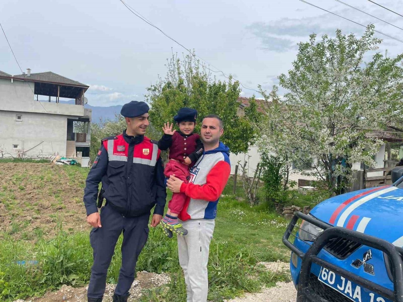 Kaybolan çocuk için köy halkı seferber oldu