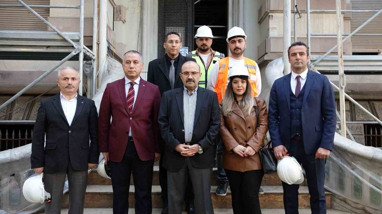 Vali Ustaoğlu Kostaki Konağı restorasyonunda incelemelerde bulundu