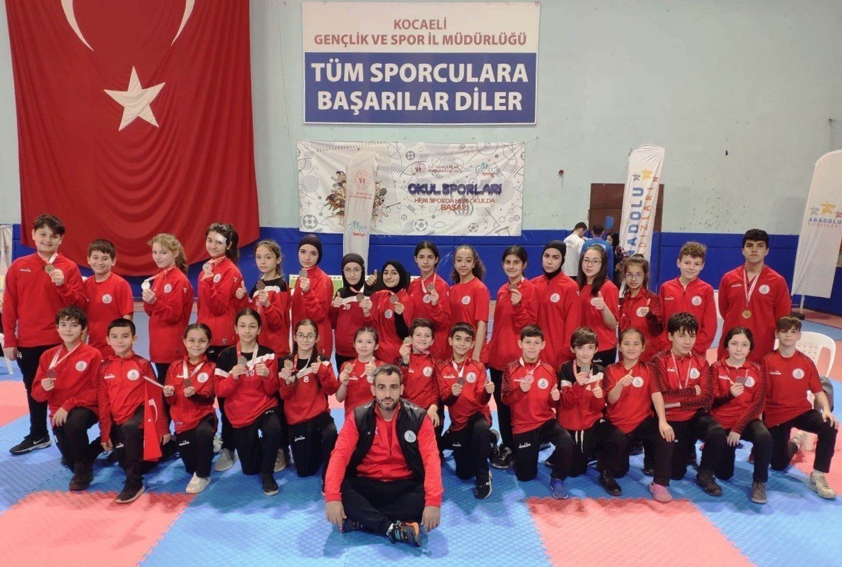 Körfez’in karatecilerinden büyük başarı