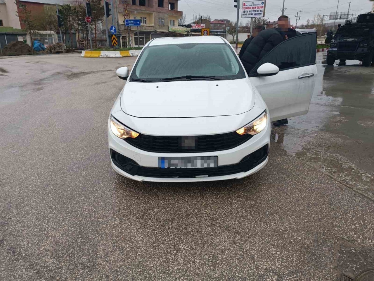 Van’da değişik suçlardan 22 kişi tutuklandı