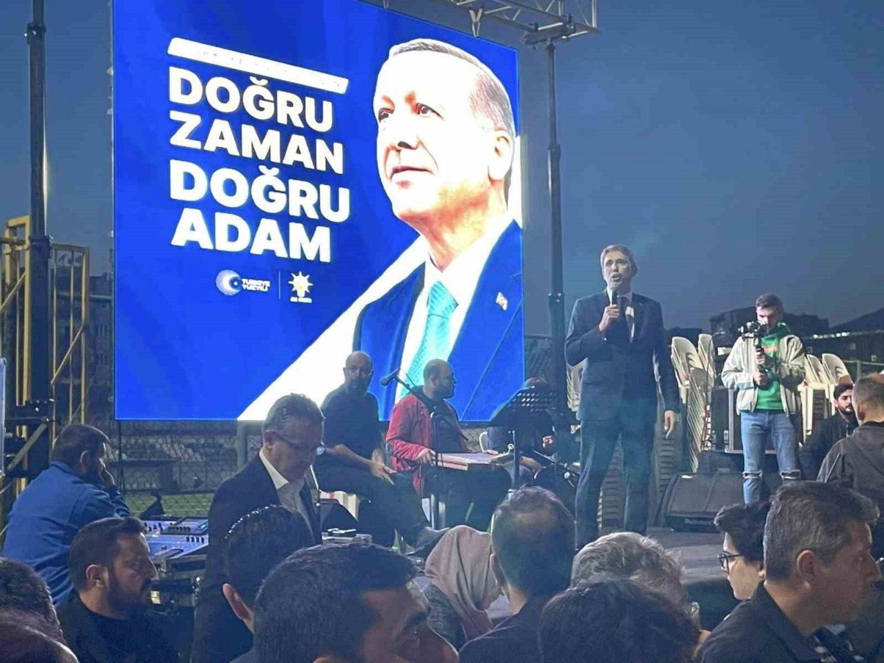 AK Parti Aydın’da 5 bin kişilik iftar yemeği düzenledi