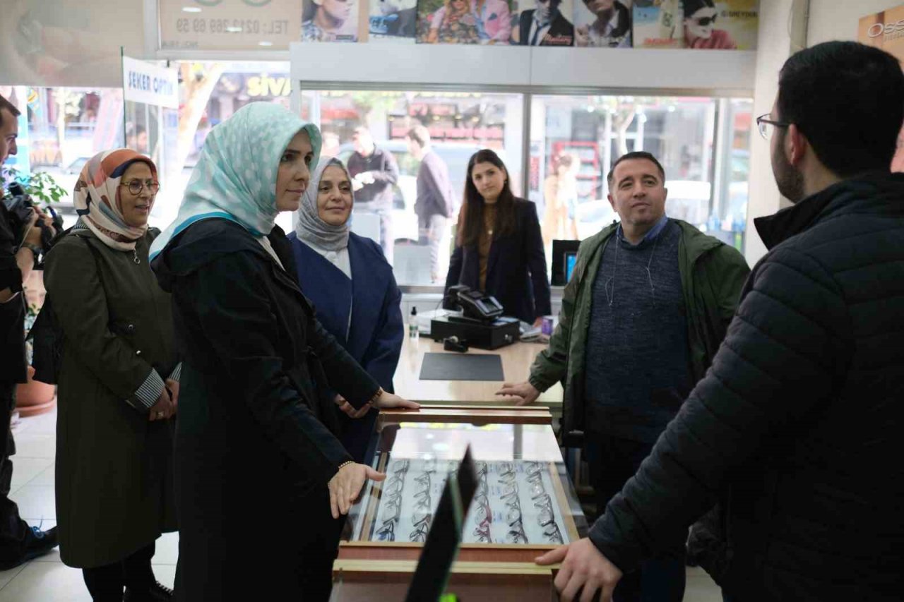 AK Partili vekil adayları Kağıthane’yi sokak sokak ziyaret ediyor