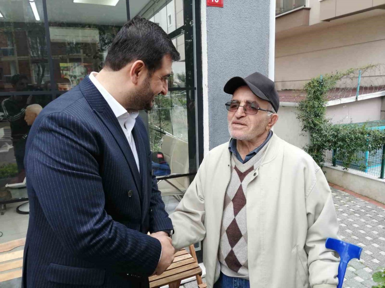 AK Parti İstanbul Milletvekili Adayı Yunus Fırat Aydın, Kartal’da esnafı ziyaret etti